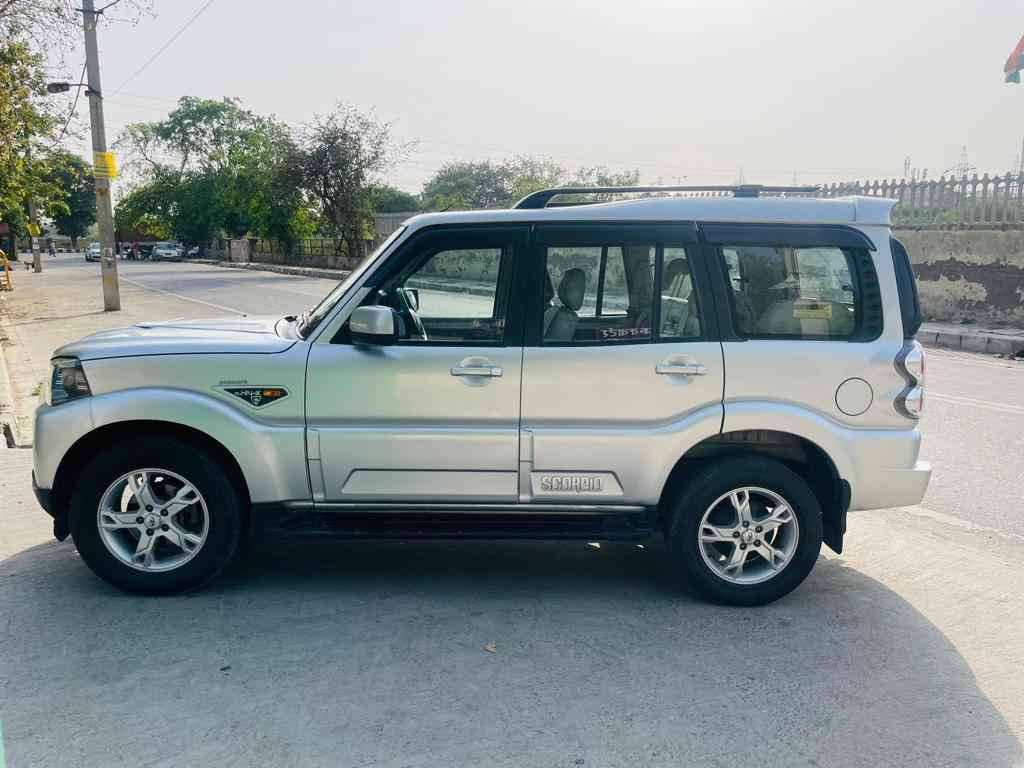 Mahindra Scorpio on rent for self drive